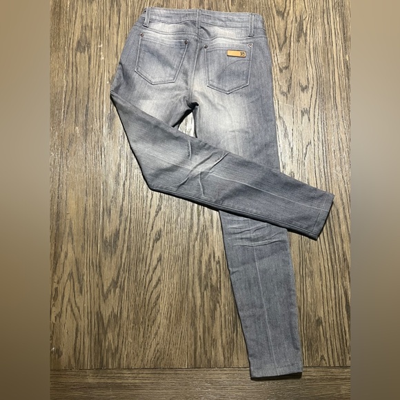 Excellent condition! Joe's Jeans in grey wash color. Fit: Chelsea - Picture 2 of 4